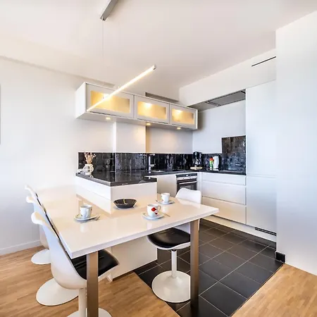 Apartament By Zeedijk With Sea View, Cleaning Included